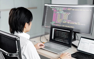 阳泉 ,php声明和调用变量的符号是什么？